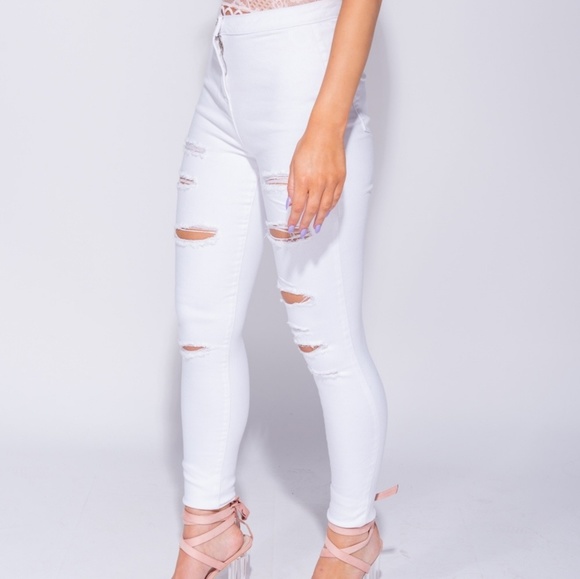 Final Sale!! 5🌟HOT❤❤White distressed jeggings - Picture 3 of 4